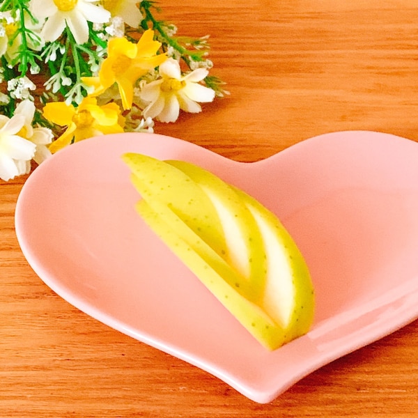 りんご飾り切り ロイヤル葉っぱ 2本or3本 レシピ 作り方 By Sweet Sweet 楽天レシピ りんご飾り切り ロイヤル葉っぱ 2本or3本 レシピ 作り方 By Sweet Sweet 楽天レシピ