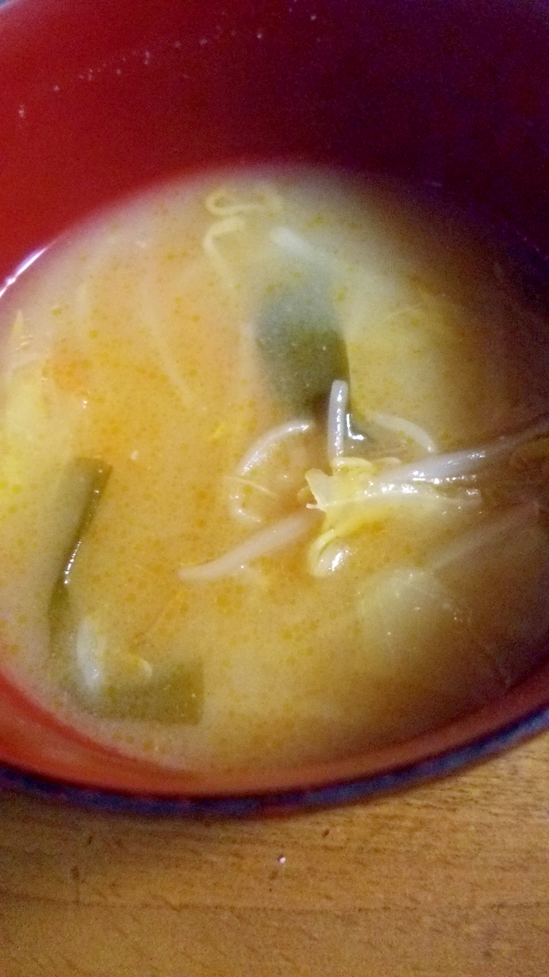 麻婆タレin、モヤシとキャベツと長ネギ中華風味噌汁