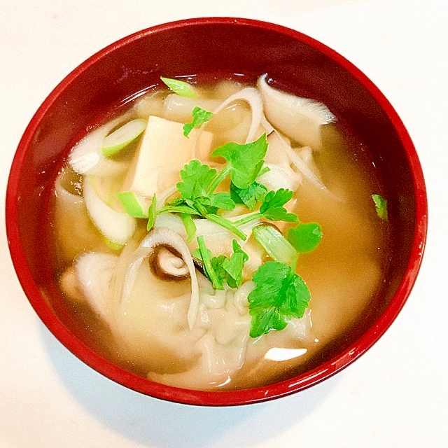 餃子の残りでポン☆ワンタンと絹豆腐の中華スープ