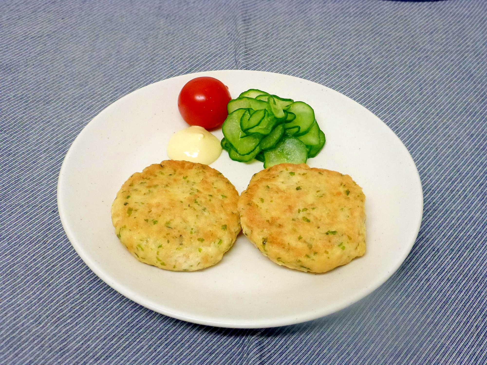 豆腐と鮭フレークのハンバーグ風