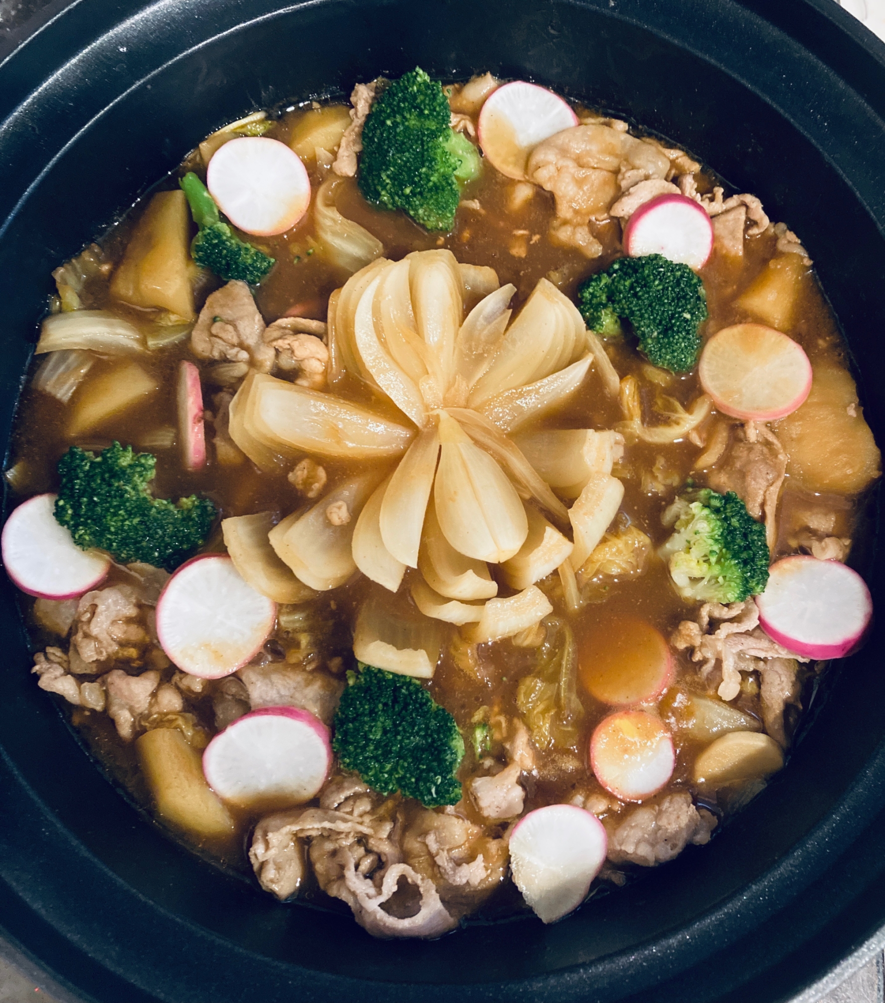 花開く東のまるごと鍋☆子供大好きカレー鍋♪