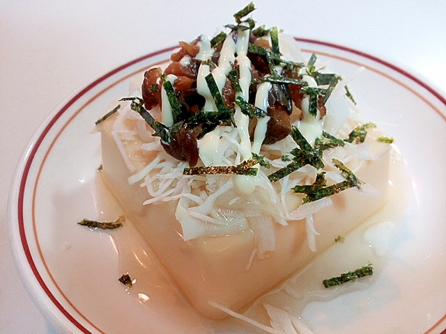 キャベツとキューちゃんと刻み海苔の卵豆腐