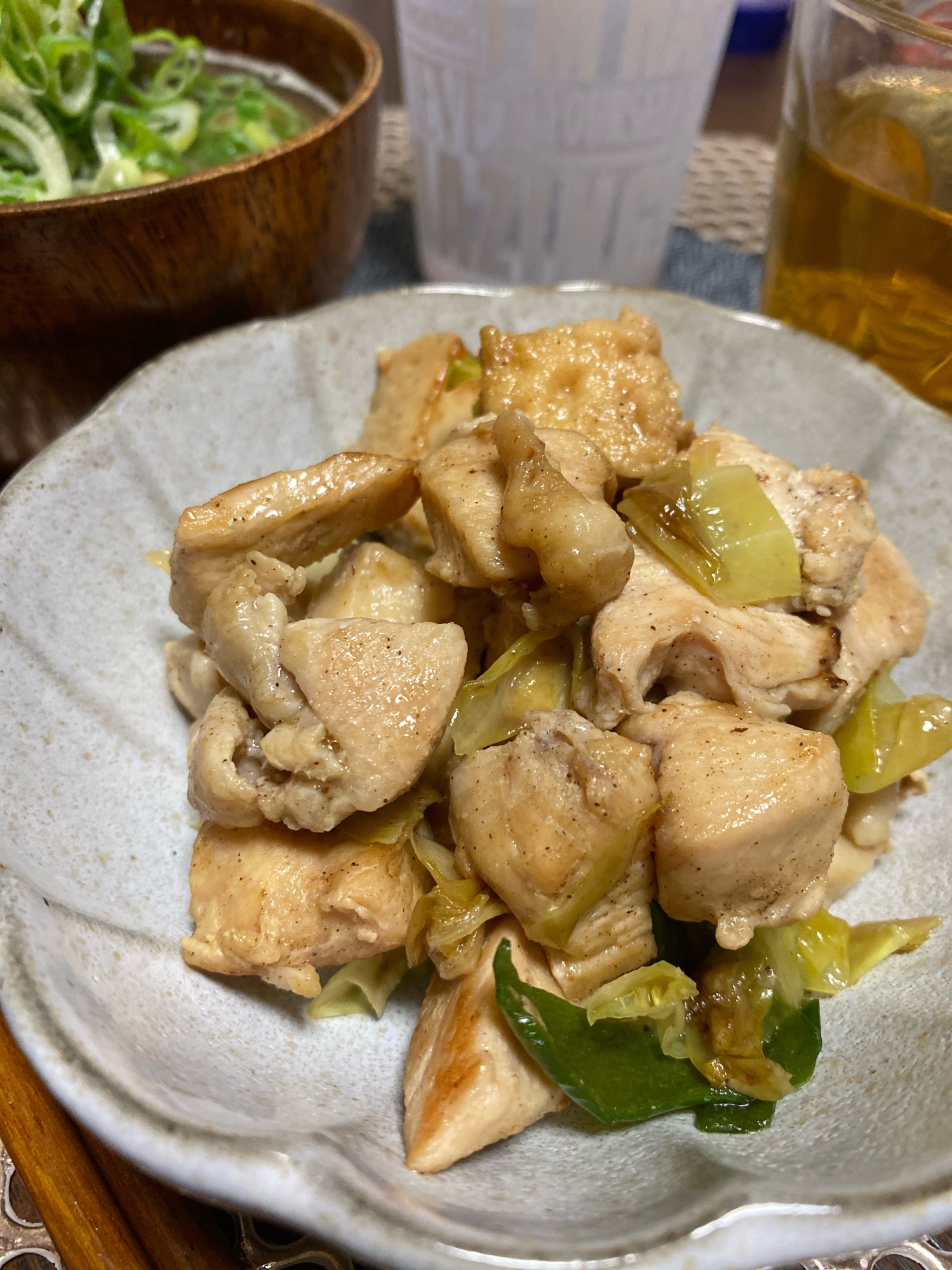 厚揚げ胸肉キャベツの鶏ガラ炒め⭐️