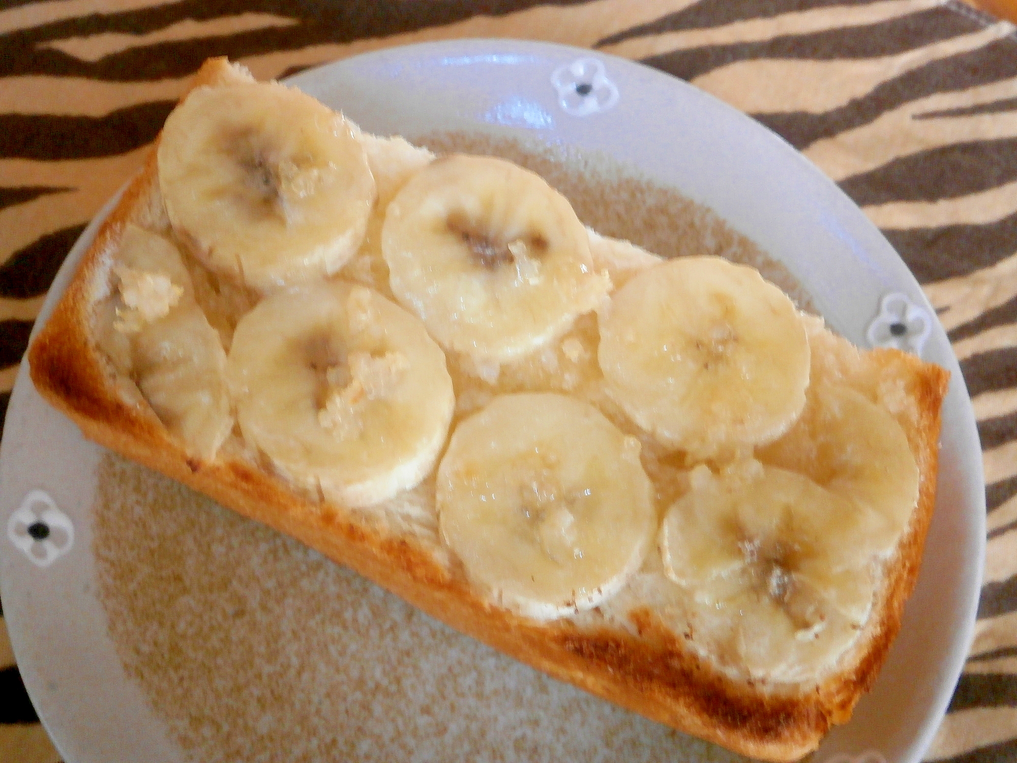 バナナとキヌアのトースト