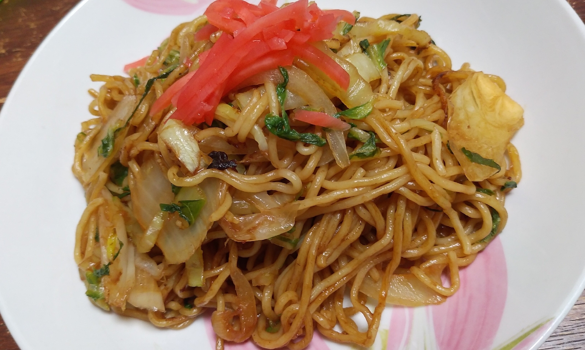 お野菜は白菜と玉ねぎ！のマルちゃん焼きそば