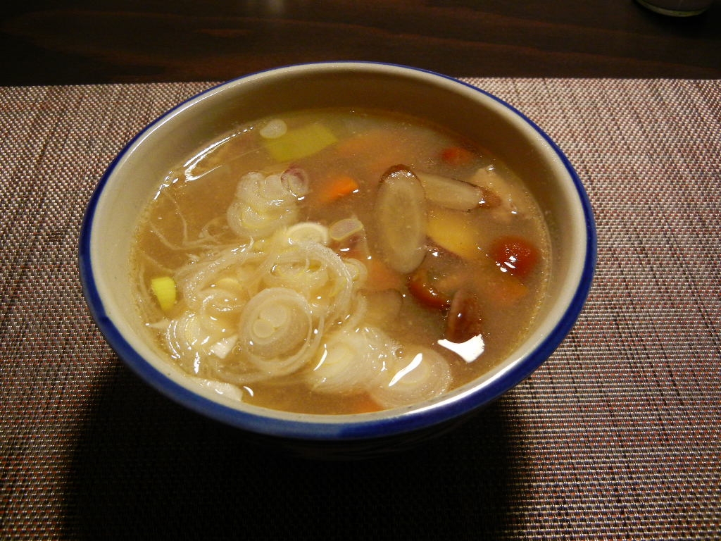 ハナイグチと根野菜の豚汁