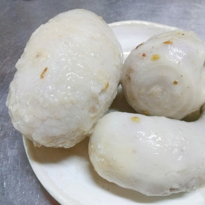 スルッと簡単、茹で剥き里芋の皮