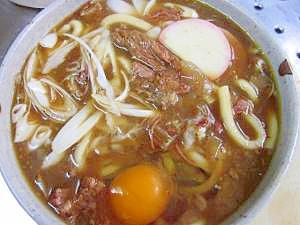 残ったカレーで「カレーうどん　生たまご付」