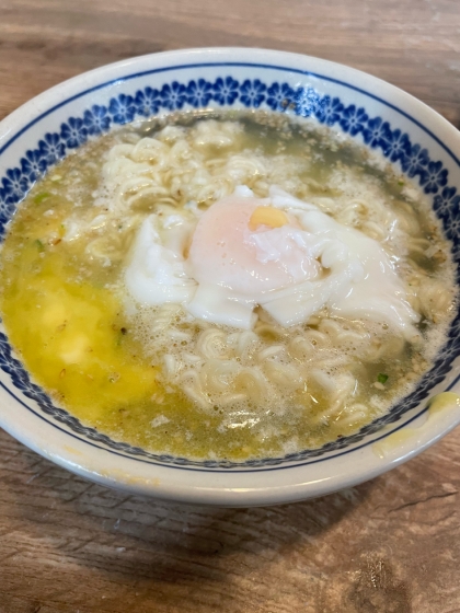 簡単⭐温泉卵のせ辛ラーメン