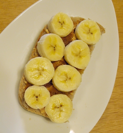 バナナときな粉バターのトースト