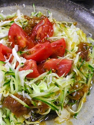 トマトキャベツきゅうりしらす干しの梅サラダ