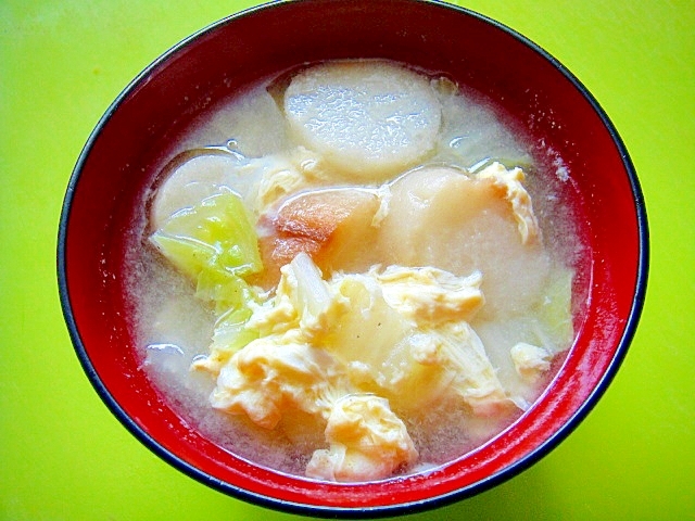 白菜と焼き麩のかき玉味噌汁