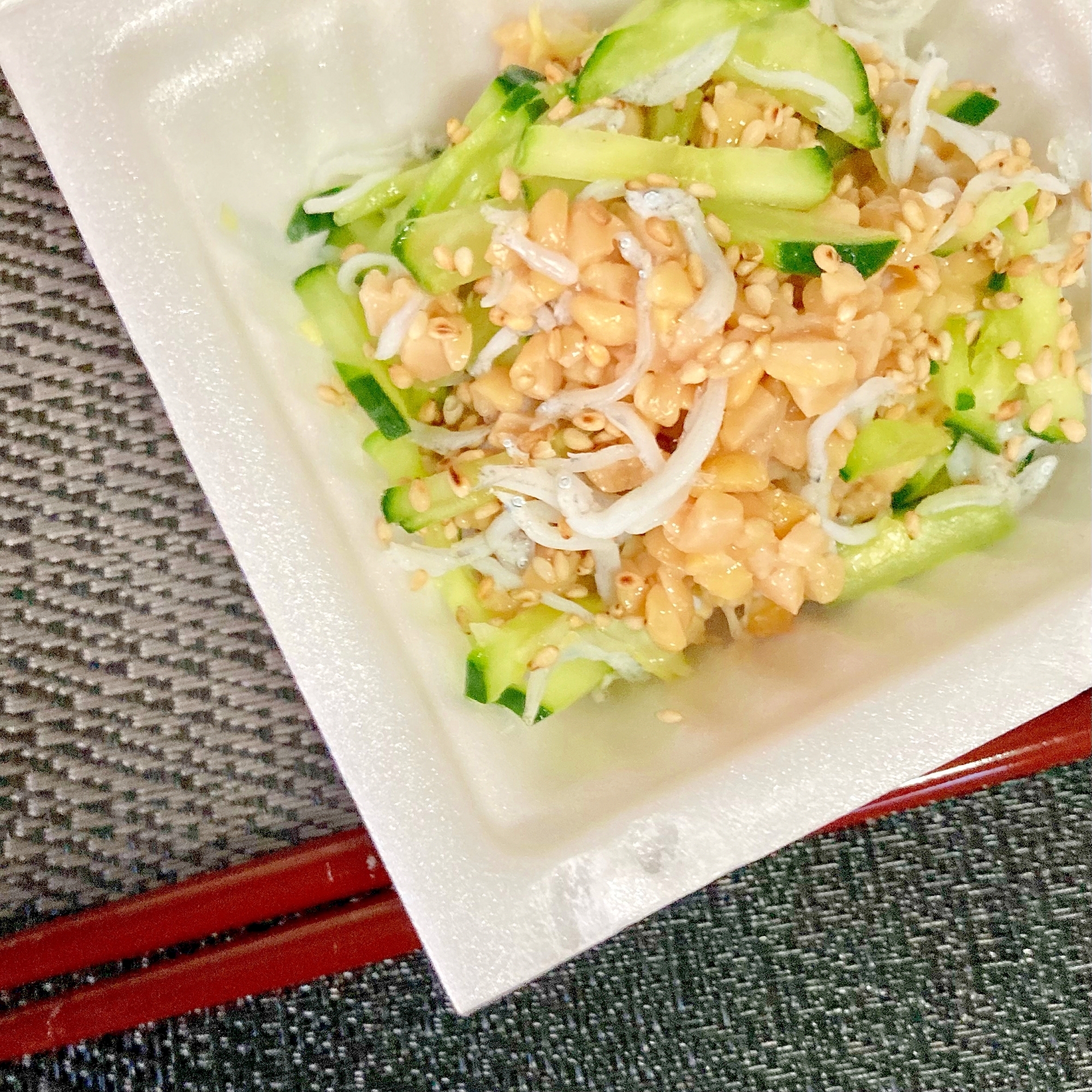 きゅうりとしらすと白ごまの納豆