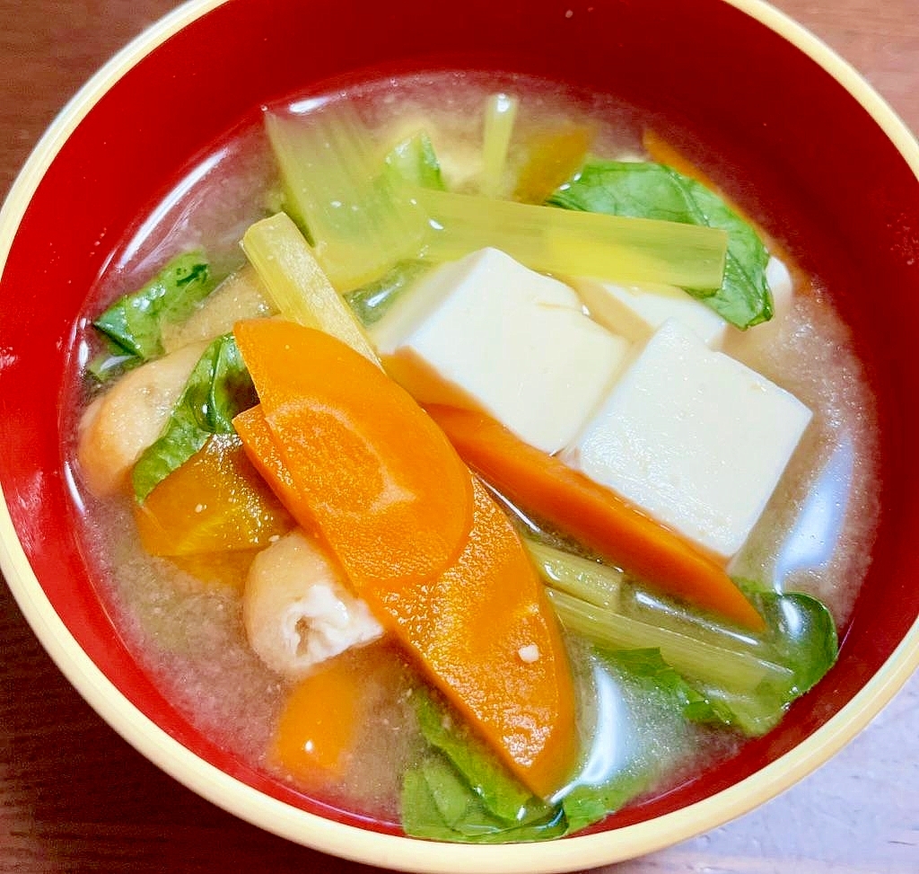 人参と小松菜と豆腐の味噌汁 レシピ 作り方 By はわゆり 楽天レシピ