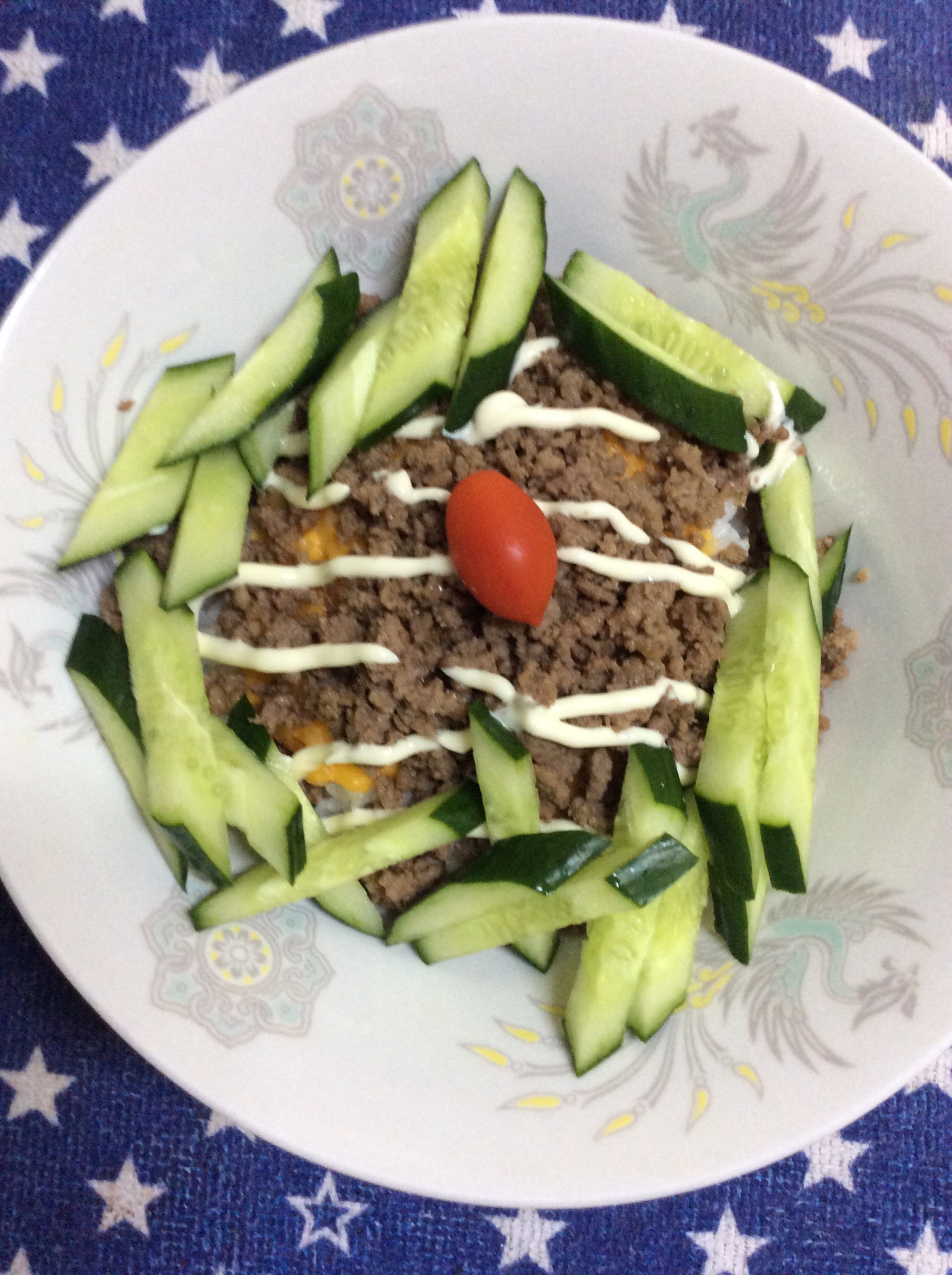 肉そぼろで♪マヨチーズ丼