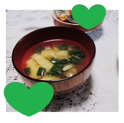 はゆのごはん様、余っていた油揚げなども入れて作りました♪
お味噌汁、とっても美味しかったです♪♪
いつもレシピを本当にありがとうございます！！
良い夜を☆☆☆