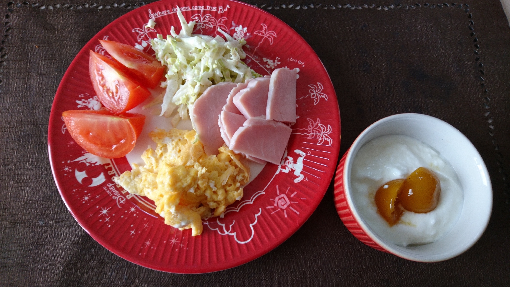 朝食プレート☆白菜サラダ・ハム・スクランブルエッグ