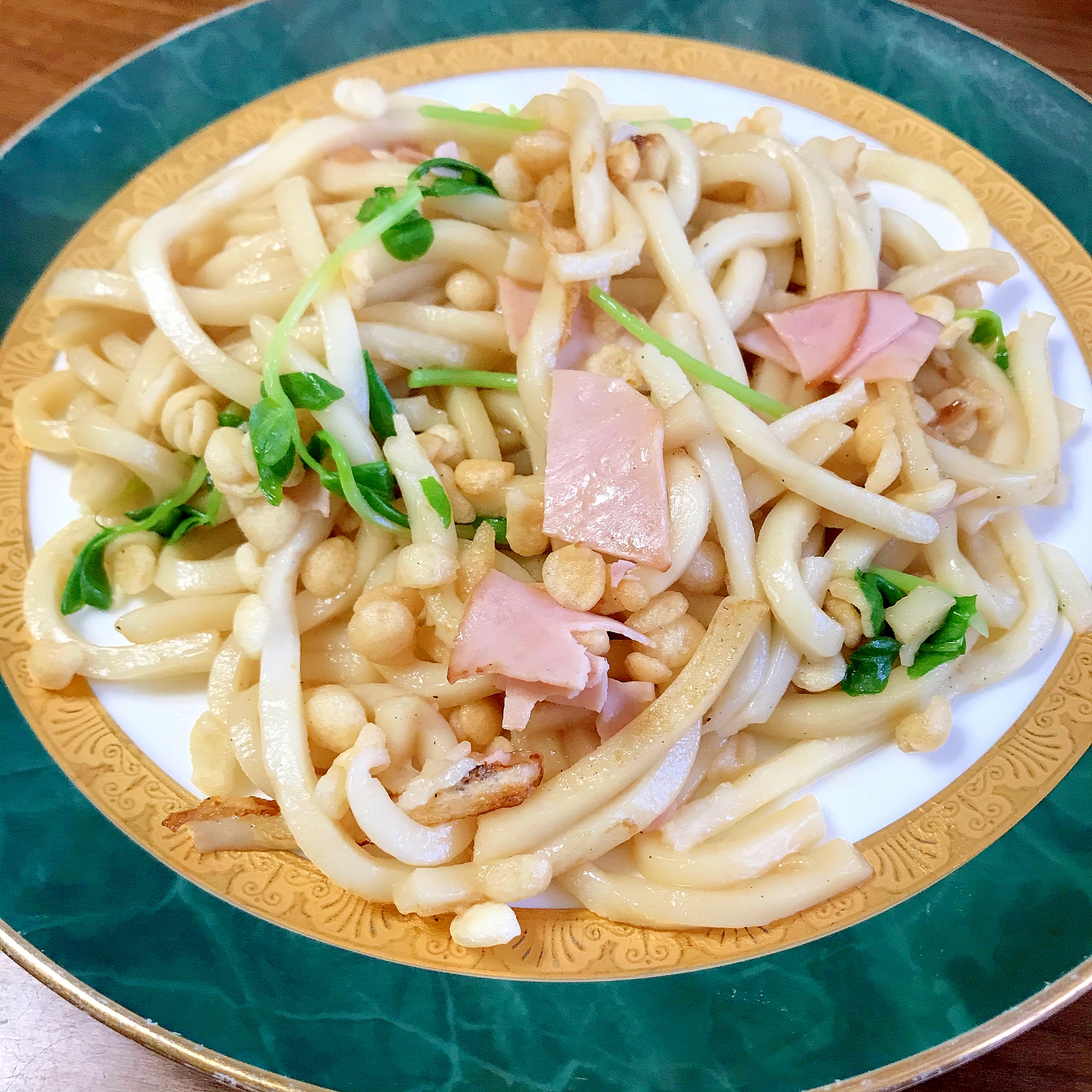 ハム 豆苗 天かすの焼きうどん レシピ 作り方 By 水玉模様 楽天レシピ