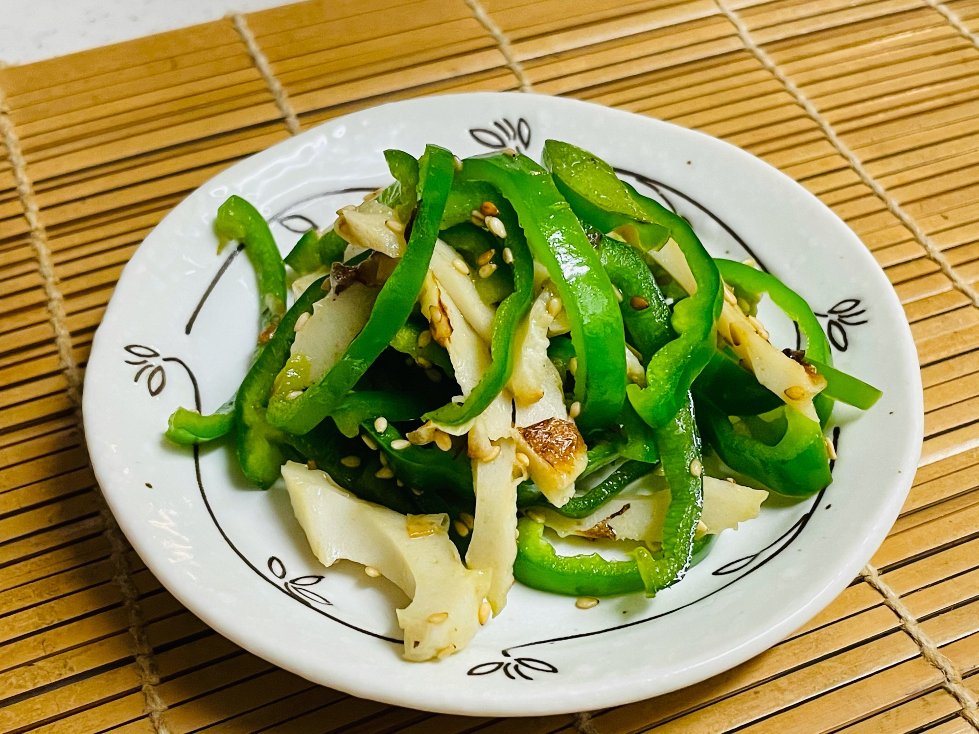 ピーマンとちくわの鶏ガラ炒め