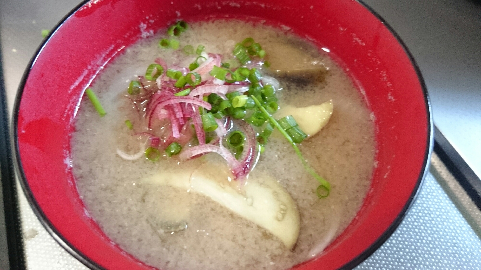 なすと玉ねぎの味噌汁 みょうが風味 レシピ 作り方 By Mamichin555 楽天レシピ なすと玉ねぎの味噌汁 みょうが風味 レシピ 作り方 By Mamichin555 楽天レシピ