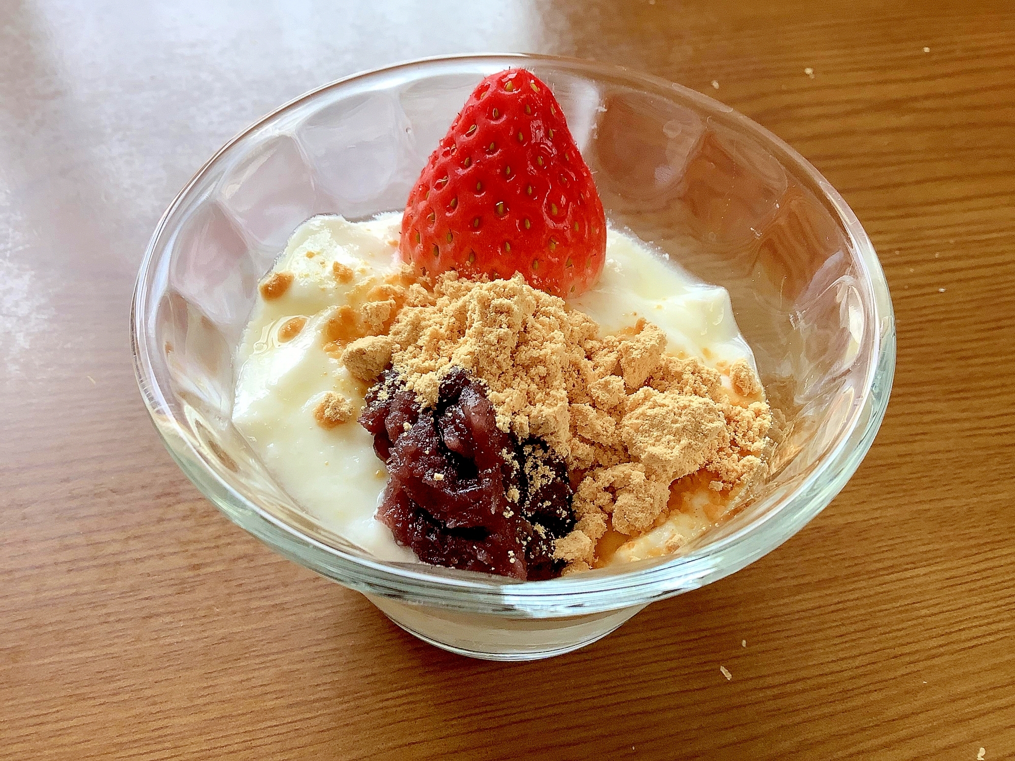 いちごとあんこのヨーグルト