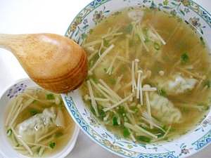 餃子の中華スープ