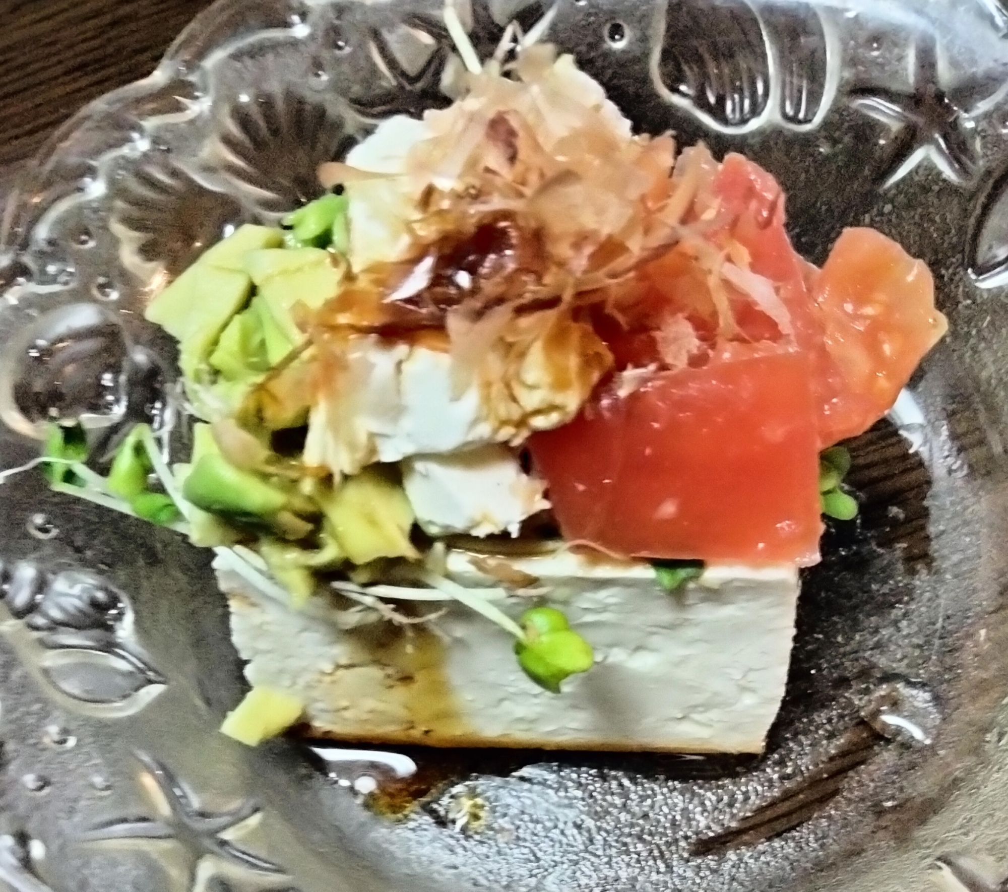 冷奴 スプラウトクリチアボカドトマトのせて