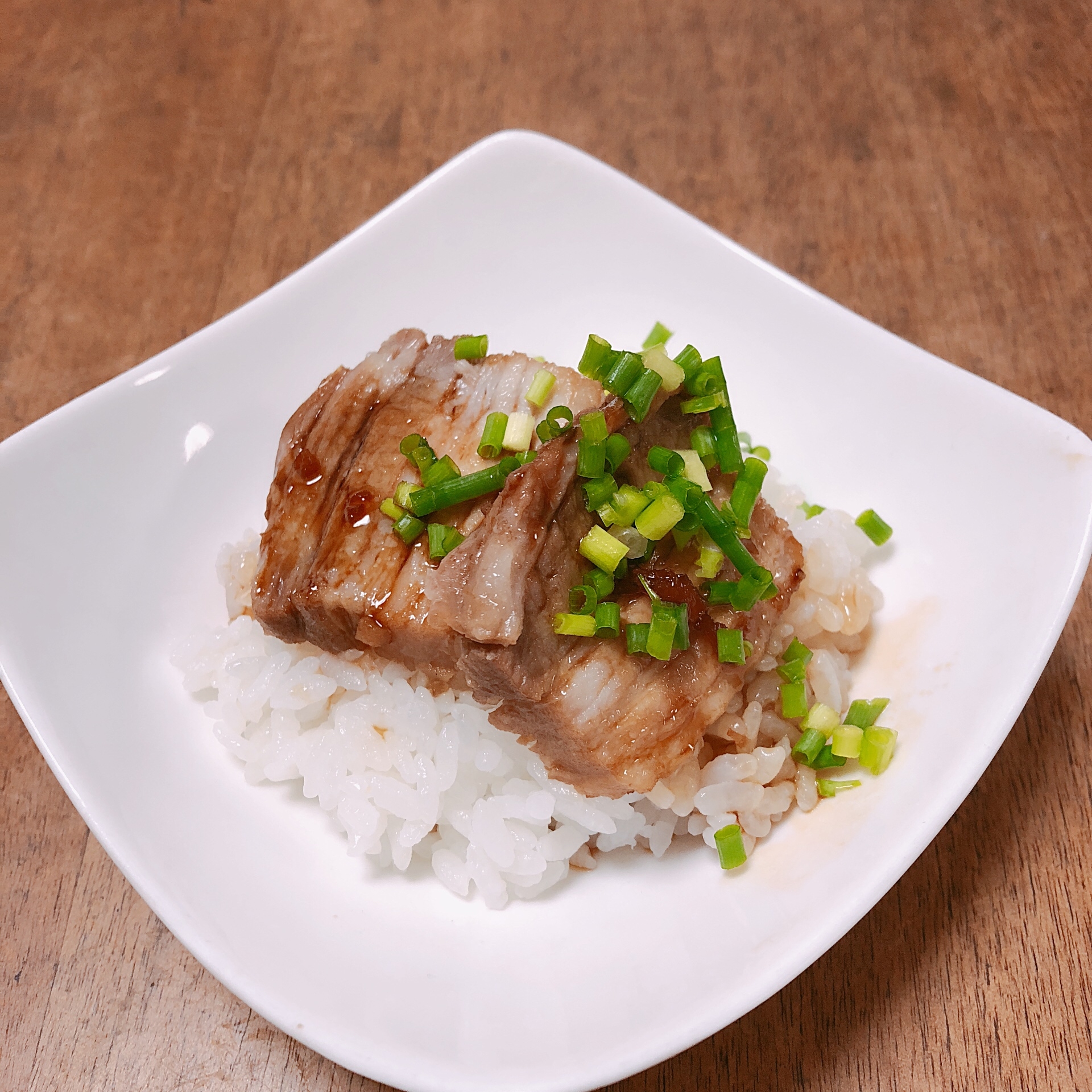 厚切り豚バラ丼