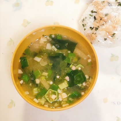 おろし大根とめかぶの味噌汁