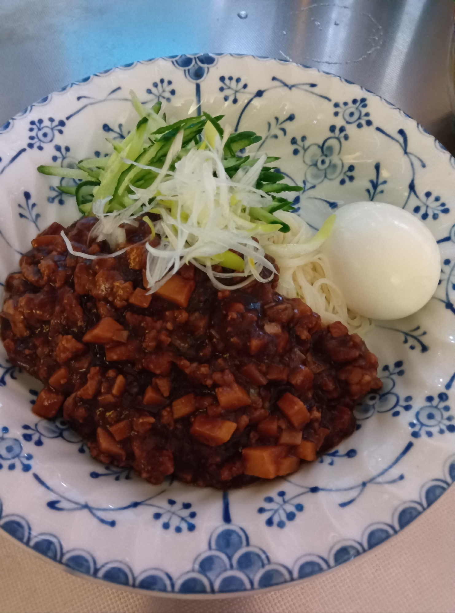 辛くないジャージャーそうめん