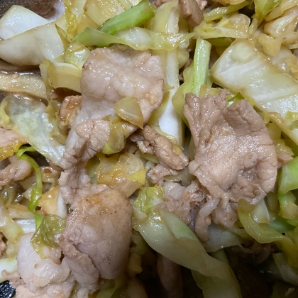 豚肉とキャベツの赤味噌炒め　簡単ホイコーロー風