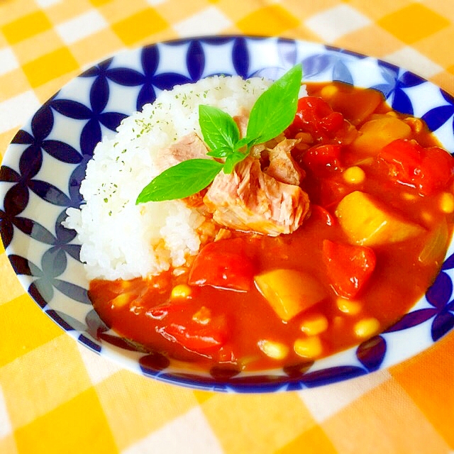 トマトたっぷりヘルシーカレー！後のせツナで肉代用♪