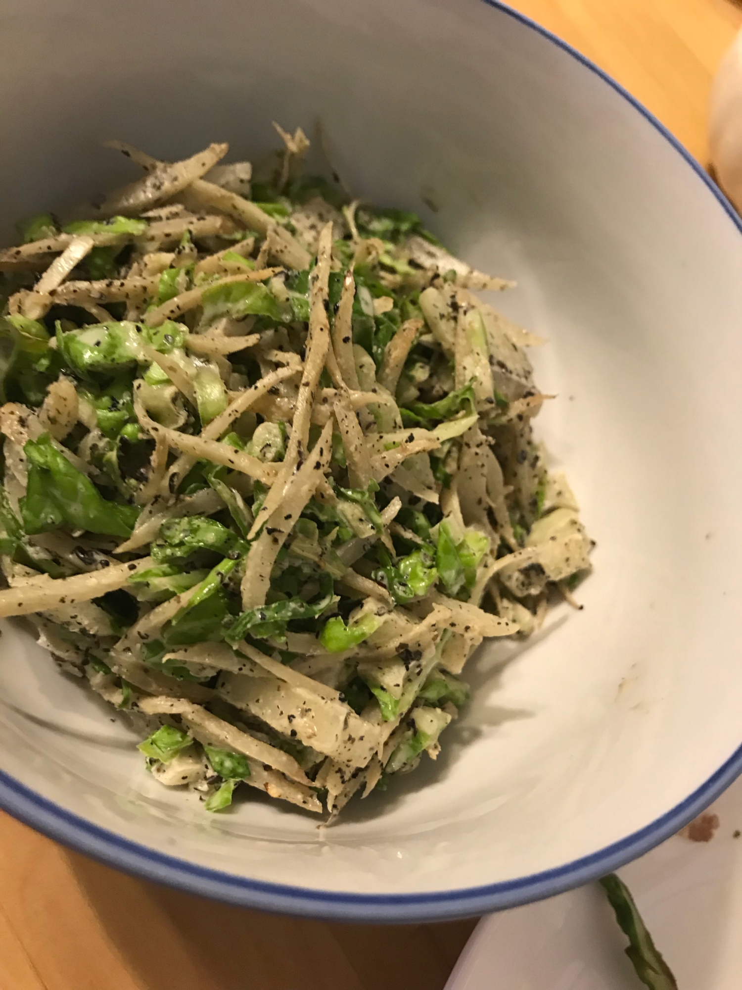 白菜とごぼうのサラダ