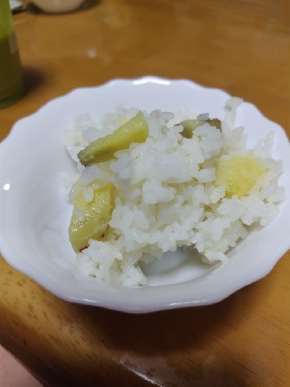 炊きたての黄金色が最高！　芋ご飯