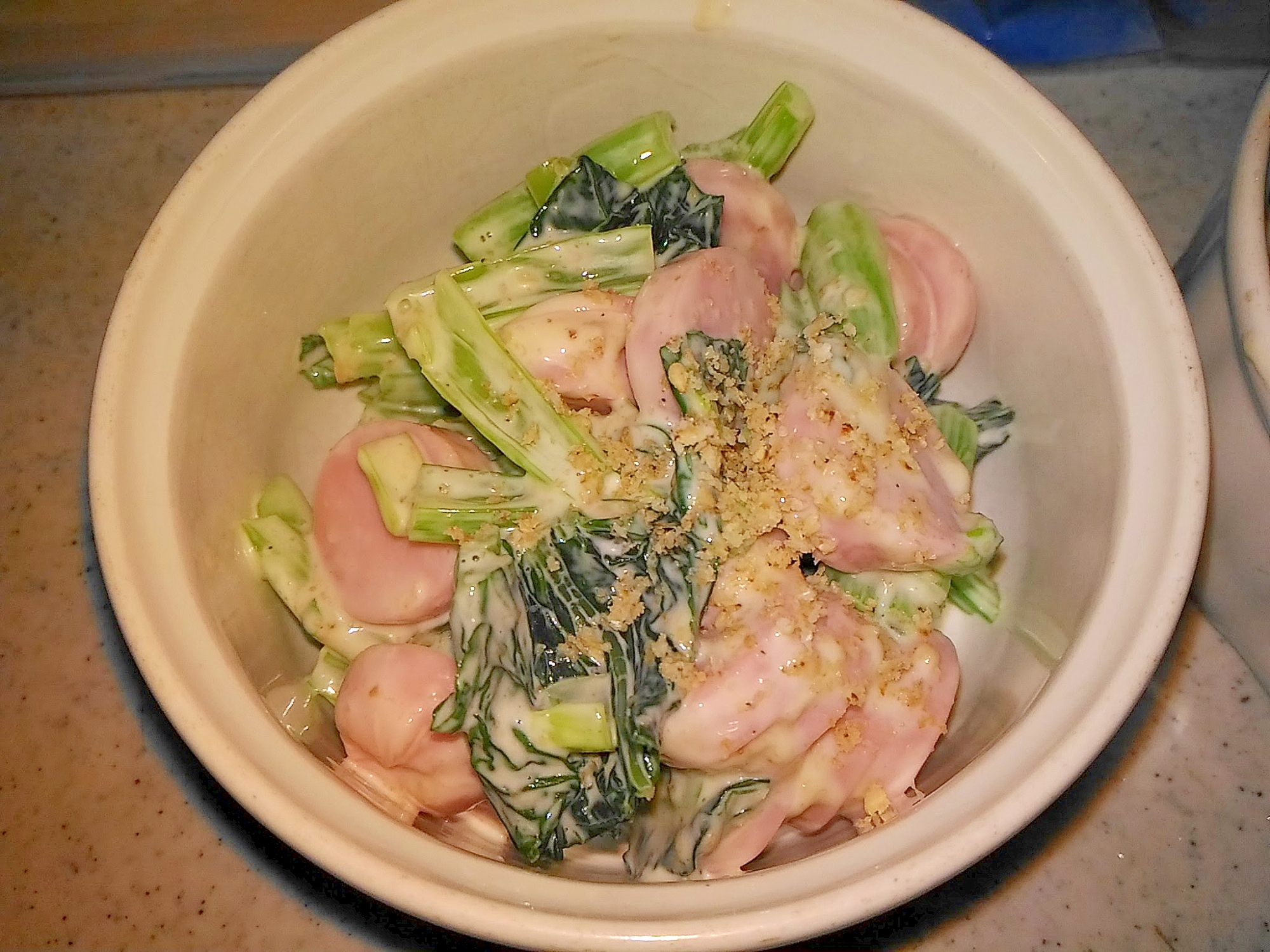 小松菜と魚肉ソーセージの胡麻マヨ