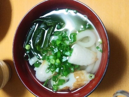 わかめちくわたまごうどん