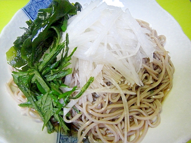 大根とワカメの冷やしそば