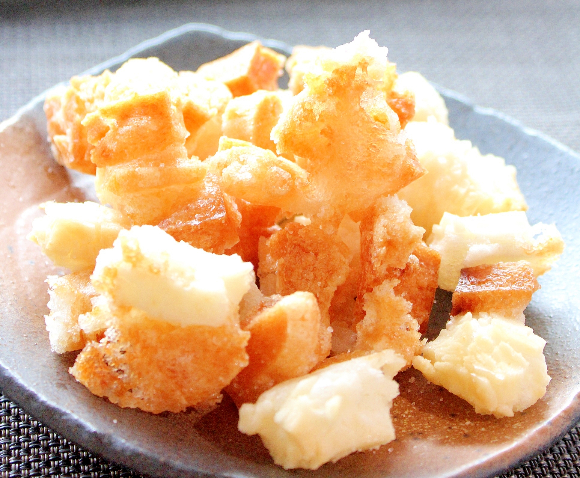 子どものおやつ☆余った切り餅でノンフライヤーおかき