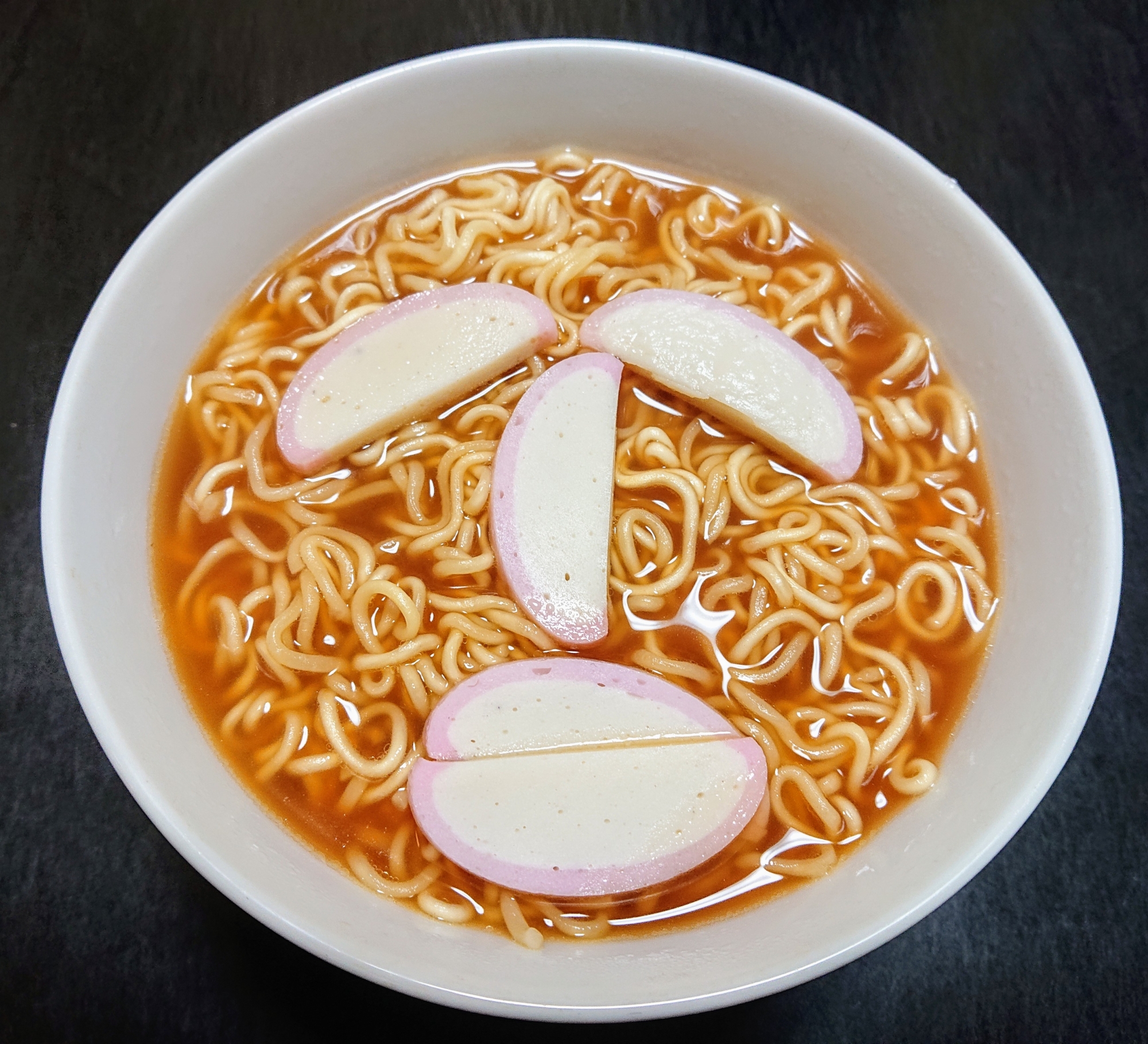 インスタントで☆おかめそばっぽい蒲鉾醤油ラーメン