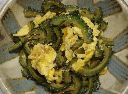 うちで採れたゴーヤで作りました。オイスターソースと相性がよく美味しかったです。レシピありがとうございます。