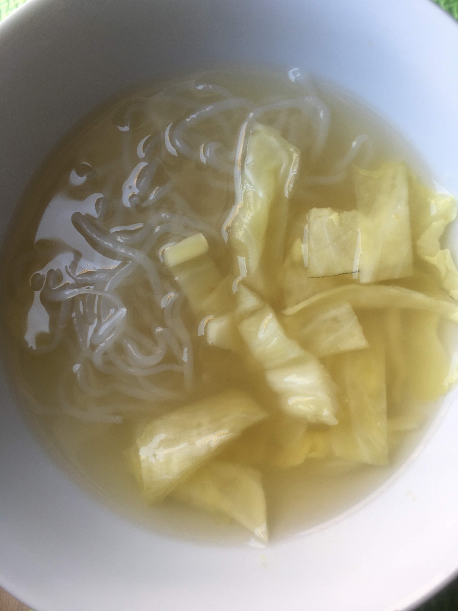 キャベツと白滝の味噌汁