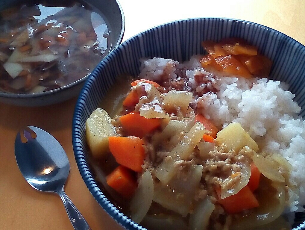 昔の味、赤缶カレーライス