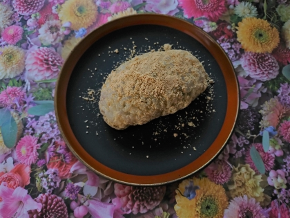 秋のレシピ写真→春のうち花見ぼた餅写真～これ面白いですね「米と餡が逆？でもきな粉しっかり」とおはぎときな粉餅の２つ味が楽しめました♫リピおやつ和菓子に決定♡