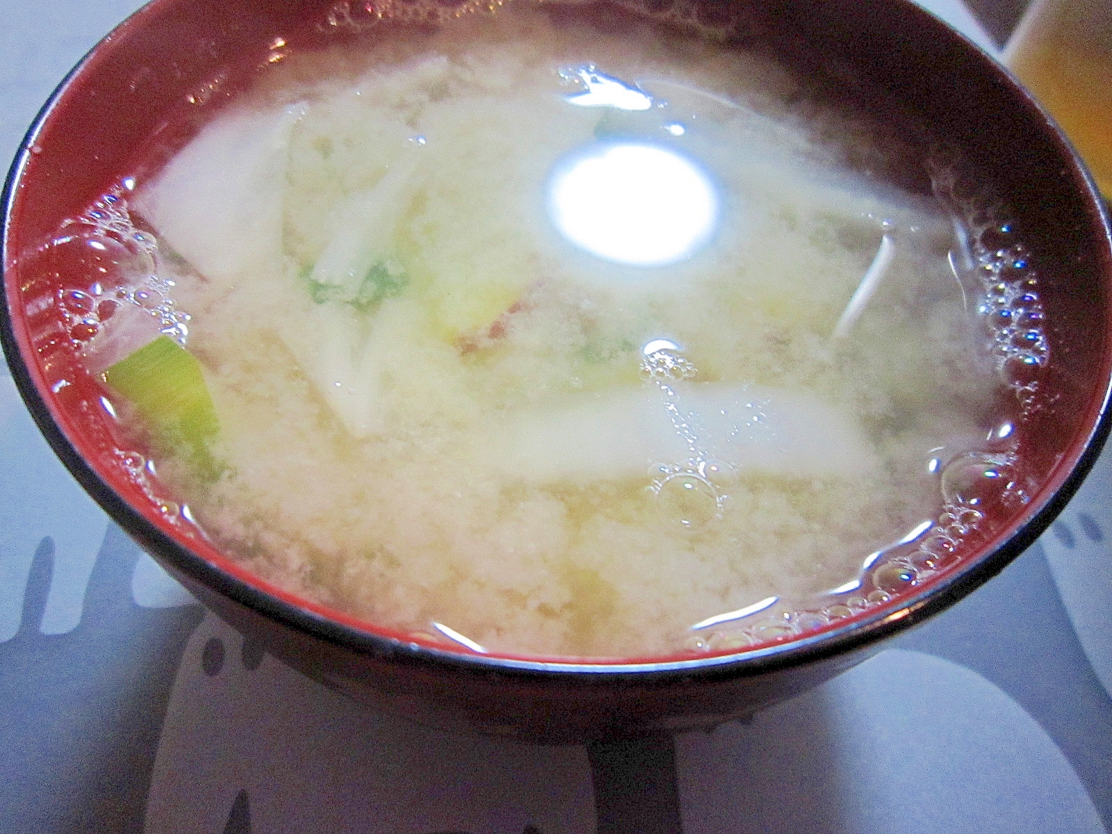 和朝食！白菜とさつまいもとねぎのお味噌汁