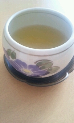 今朝は涼しかったので、生姜緑茶作りました(^-^)
美味しかったです(^-^)☆
