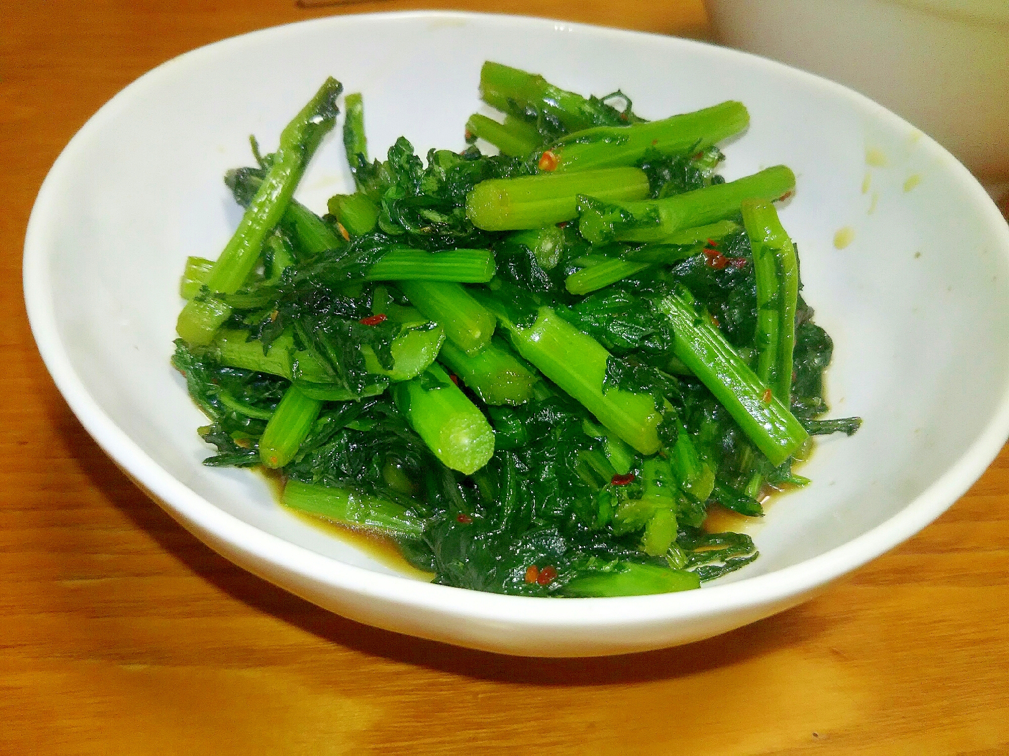 クセがなくて食べやすい！春菊の甘辛炒め