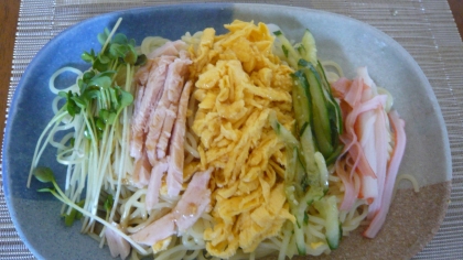 紅蓮華さん、こんばんは・・・・家にある材料で作りました。冷やし中華美味しいですね。ご馳走様でした(#^.^#)