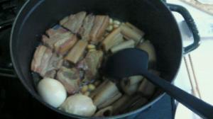 ホウロウ鍋で角煮