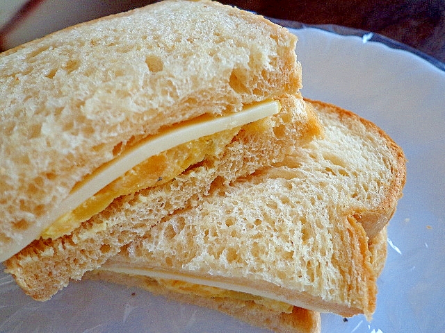 甘い安納芋のポテサラとチーズのサンドイッチ♡