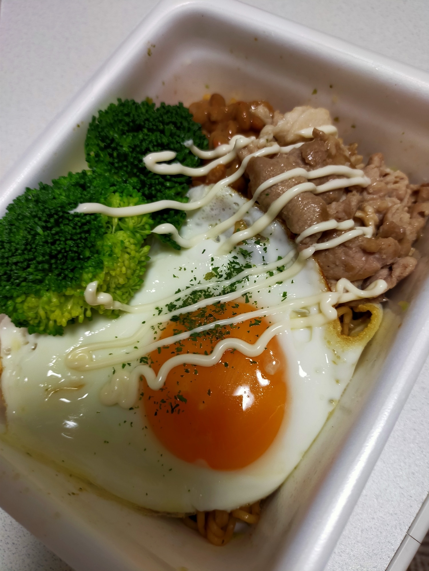 ペヤングでブロッコリーと納豆の満足豚肉月見焼きそば レシピ 作り方 By ぴぐ 楽天レシピ ペヤングでブロッコリーと納豆の満足豚肉月見焼きそば レシピ 作り方 By ぴぐ 楽天レシピ